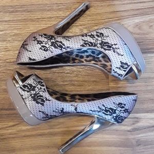 Betsey Johnson lave peep toe platform shoes